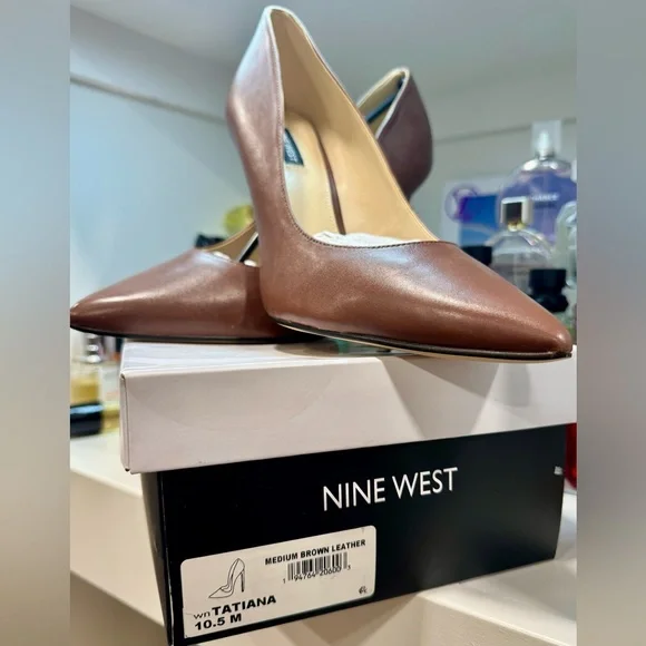 Nine West Tatiana Pointy Toe Pumps - Picture 6 of 7